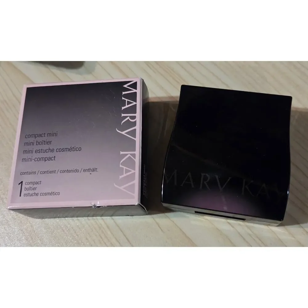 MARY KAY COMPACT MINI REFILLABLE MAGNETIC CASE FOR POWDER EYE OR CHEEK COLORS